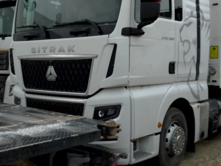 Тягач седельный Sitrak ZZ4186V391HE 000008116 - (АЛ)