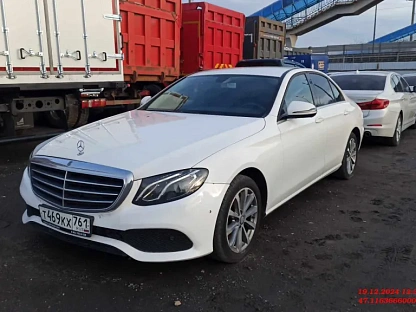 Легковой авто Mercedes-Benz E седан 5659 - (АЛ)