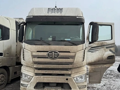 Тягач седельный FAW CA4180P66K24E4 000007903 - (АЛ)