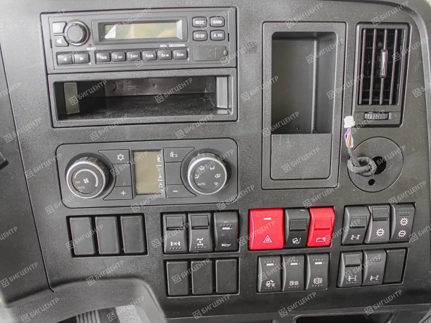 Тягач седельный SHACMAN X3000 6x6 440 л.с