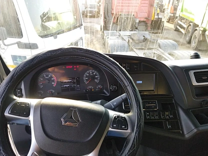 Тягач седельный Sitrak ZZ4186V391HE 000007787 - (АЛ)