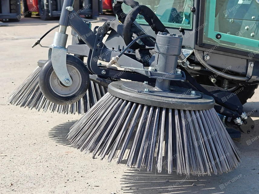 Подметально-уборочная машина SUPERCLEAN SW50MAX