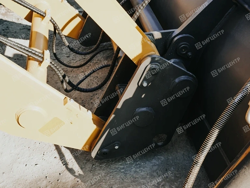 Экскаватор-погрузчик SHANMON 388H