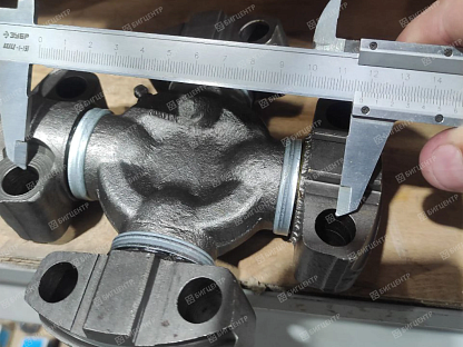 Крестовина карданного вала (L-145 мм, уши 8 отв) XCMG ZL30G (аналог)